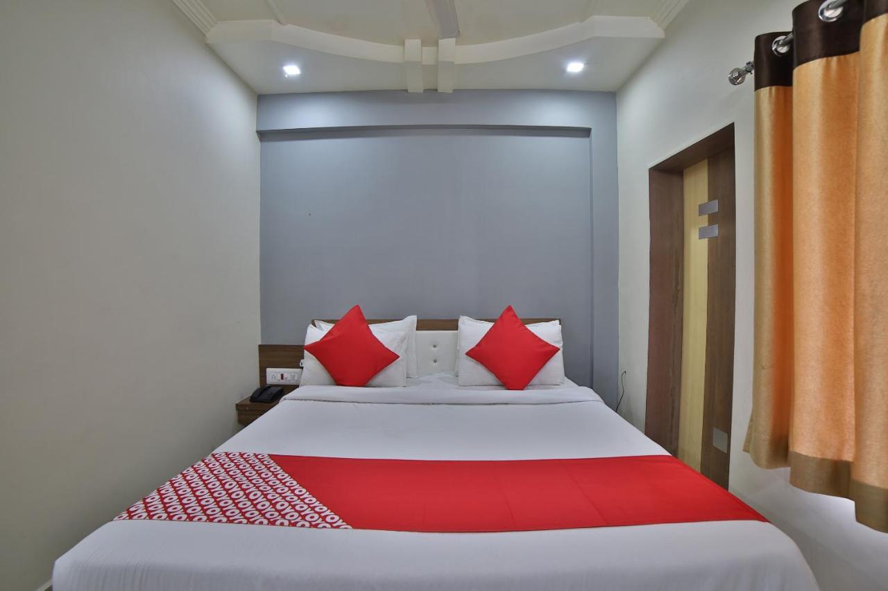 Hotel Loyal Residency Jāmnagar Dış mekan fotoğraf