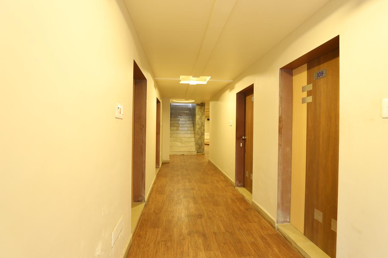 Hotel Loyal Residency Jāmnagar Dış mekan fotoğraf
